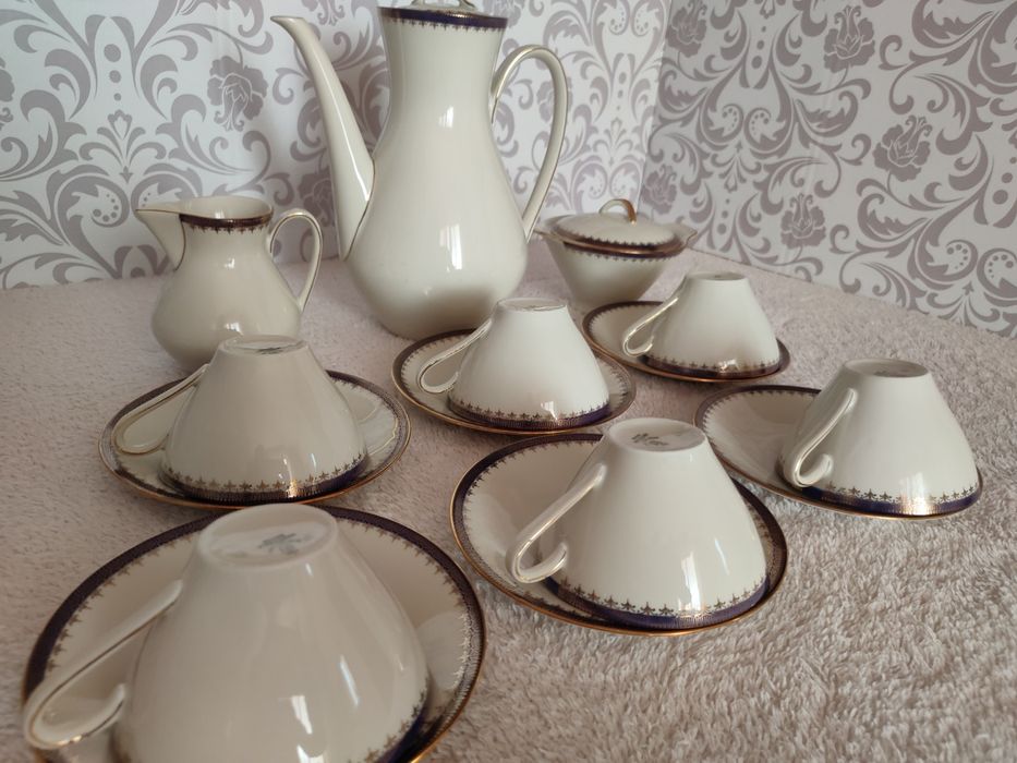 Стар Баварски порцеланов сервиз за чай или дълго кафе в топ състояние.