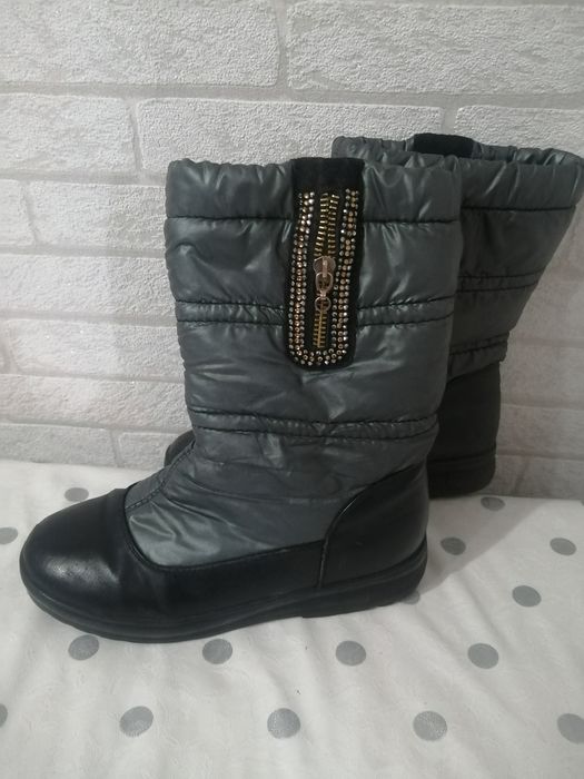 Продам обувь на девочку