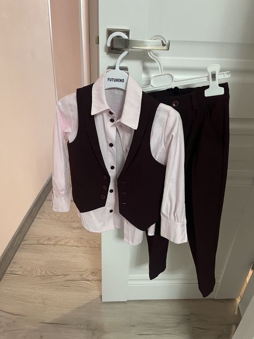 Костюм тройка