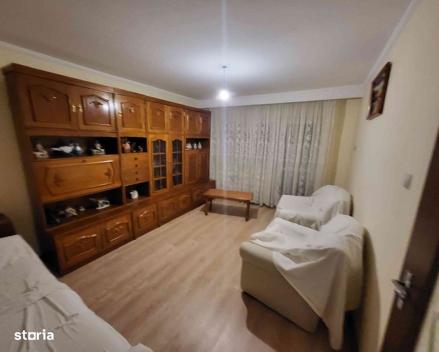 Apartament 3 camere decomandate Bistrița Lac bloc 1982