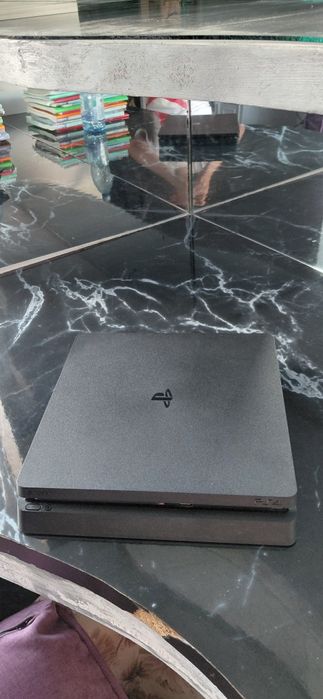 Playstation 4 slim  cu 2 controlere și GTA 5