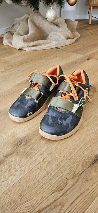 Обувки за вдигане на тежести TYR L1