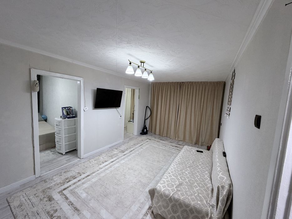 3 комнаталы уй 2 этаж