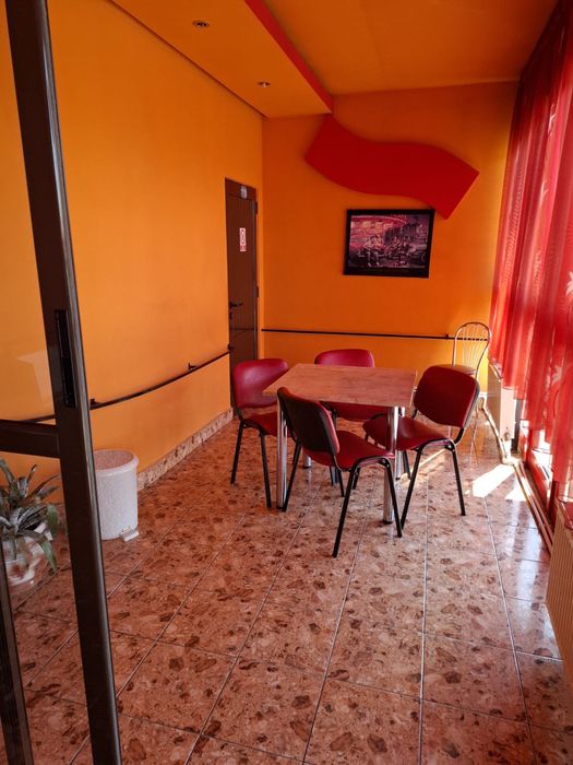 Vand spatiu comercial +Afacere