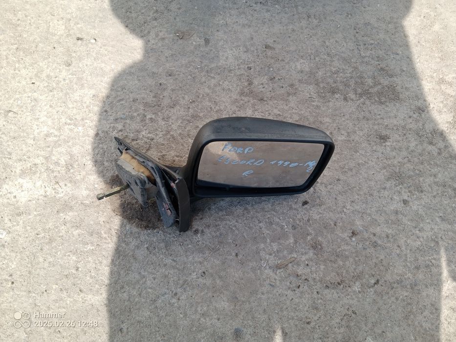 Продавам дясно огледало за ford escort 1990 92