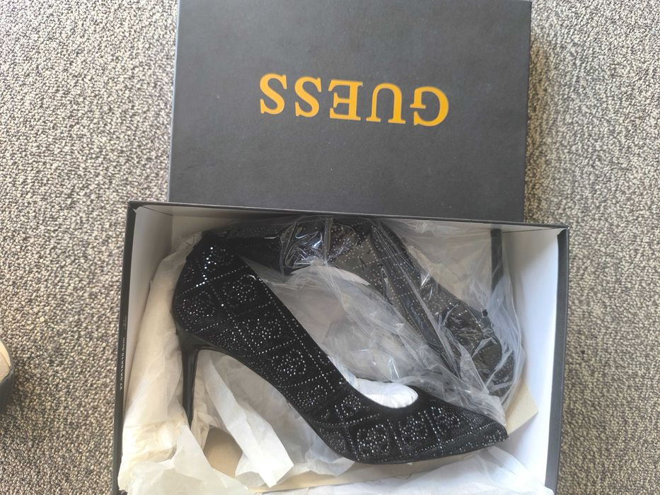 Дамски обувки Guess