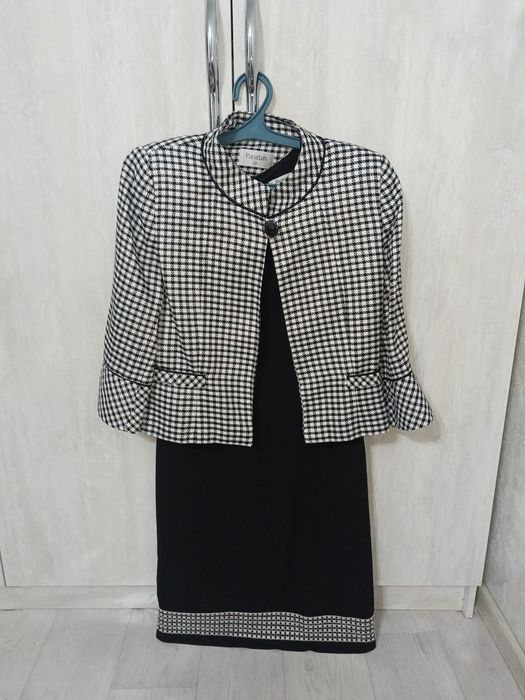 Срочно Костюм, платья двойка для женшин Пакистанскй качестве отличное