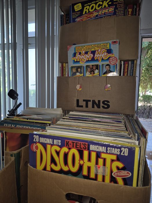 Vând Discuri Vinil colectie 100lp pentru pick Up 33 RTM muzica usoara