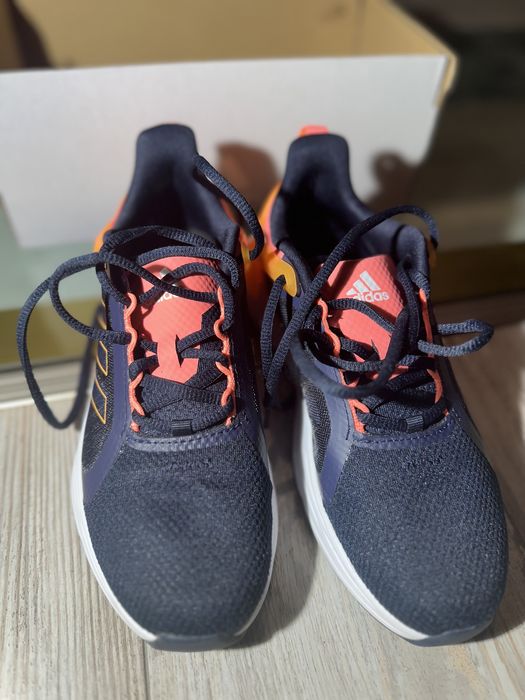 Дамски маратонки Adidas 37,5