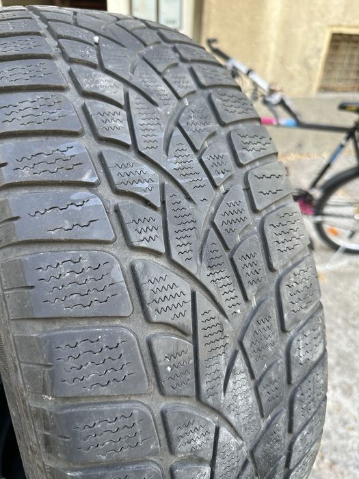 235 60 17 4 броя добро състояние Дот15 5-6мм Dunlop