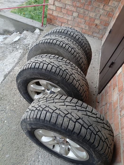Продам шины зимние
