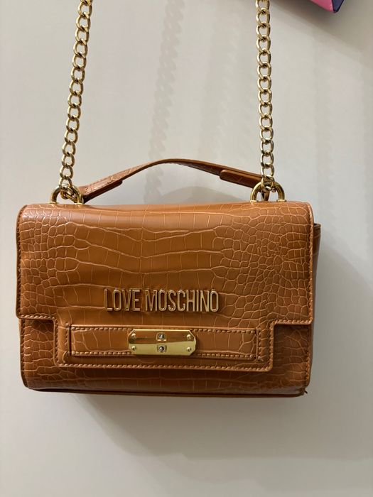 Продам сумку оригинал moschino
