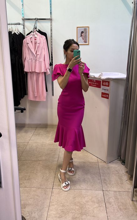 Продам платье яркое