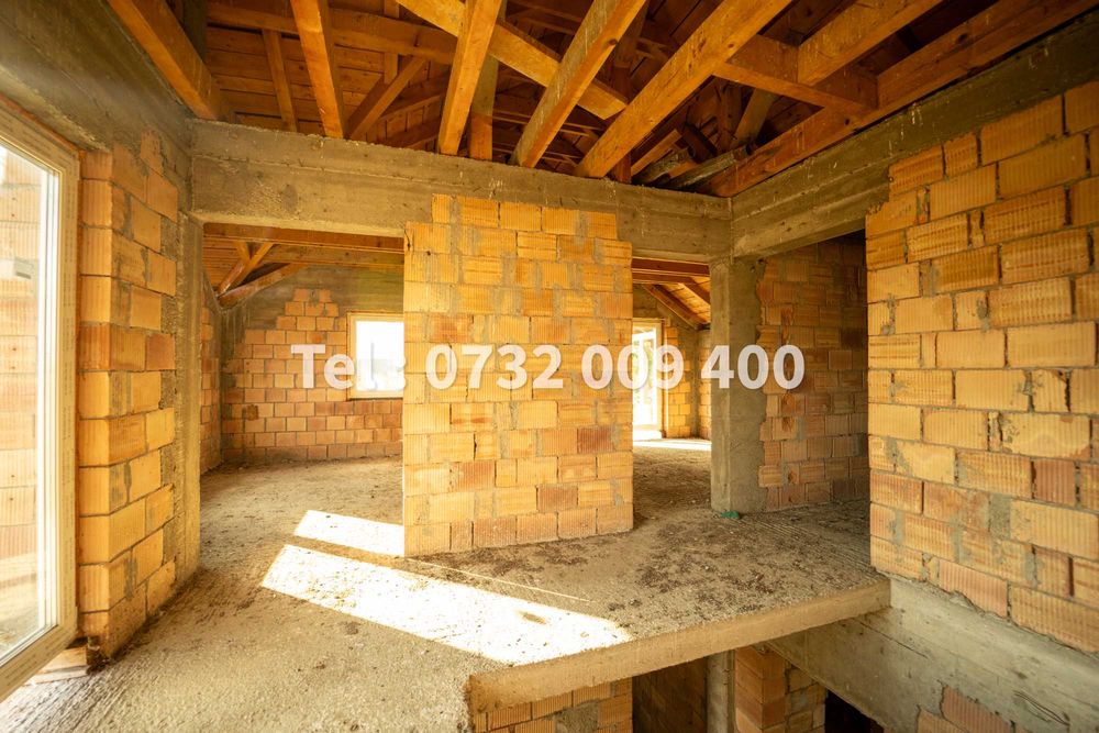 Casă la roșu P+M, 219 mp + Anexă, Teren 475 mp, Deschidere 40m, Hălchiu