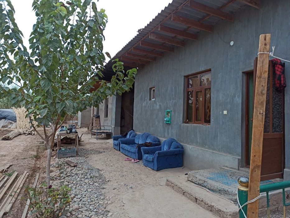 Hovli Uy sotiladi