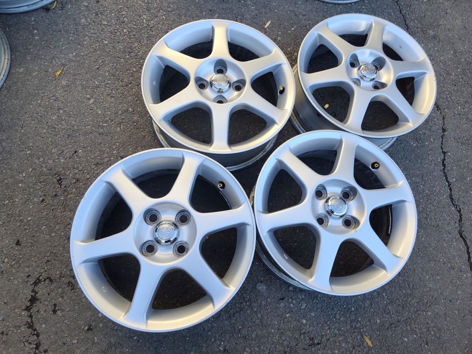 15" оригинални алуминиеви джанти за Toyota Yaris...
