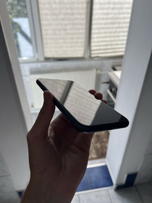 Iphone 11 64 gb.