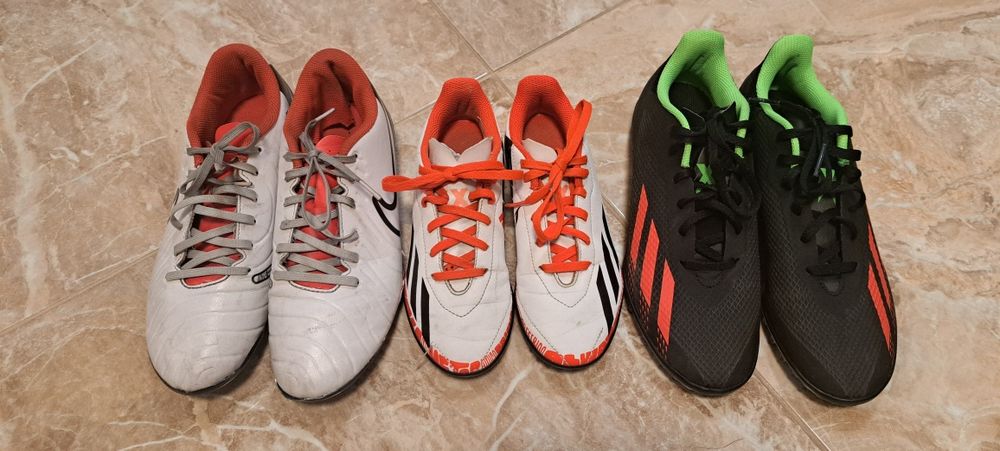 Футболни обувки nike, adidas