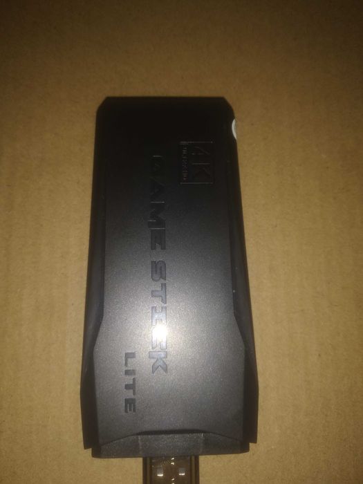 Игравшая приставка,обсолютно новая не раз не используелась