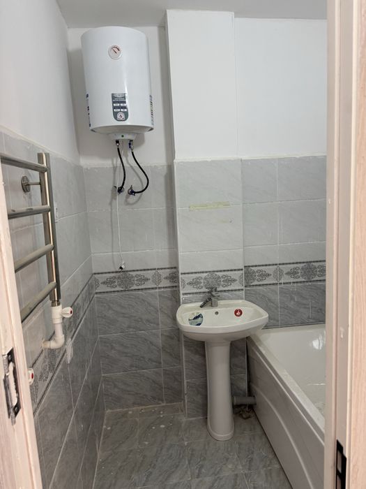 Uy sotiladi yangi bozor oldida xamma sharoitlar mavjud 70 market yoni