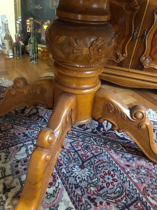 Mobilier din lemn masiv