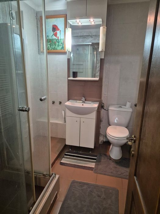 Inchiriez apartament central