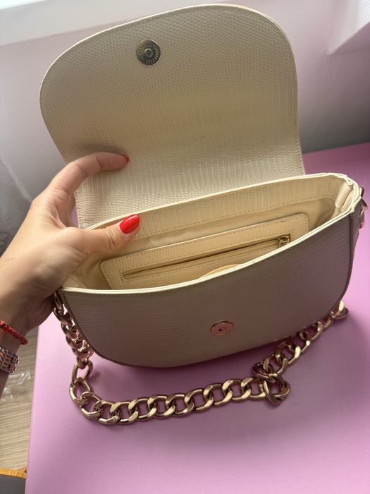 бежова чанта Mohito