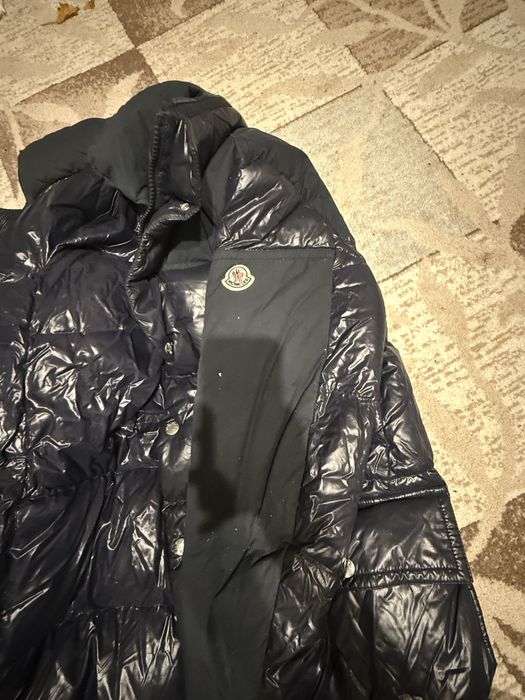 куртка MONCLER в хорошем состоянии