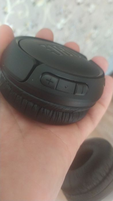 Продам наушники  в отличном состоянии