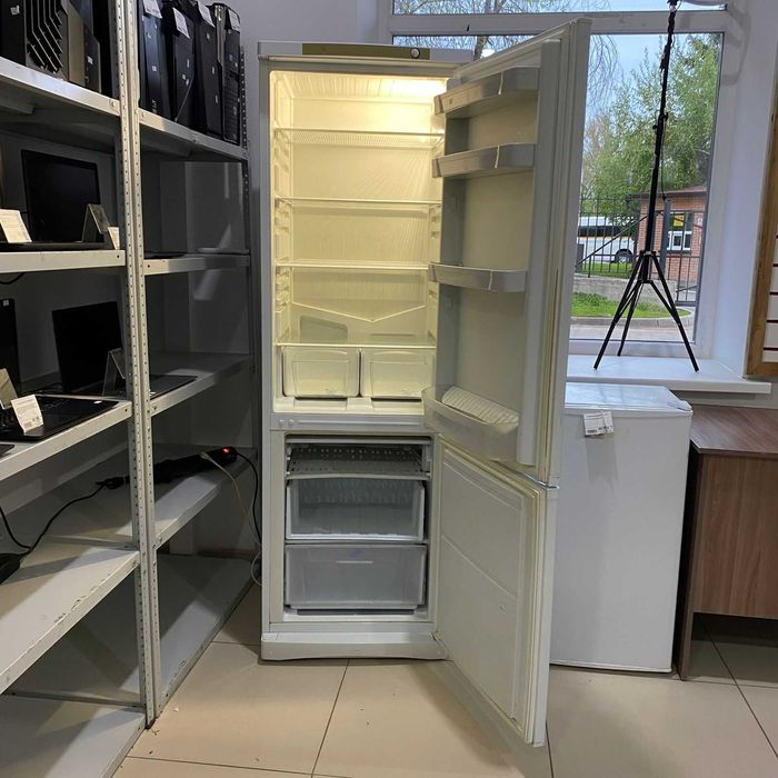 к162/Холодильник INDESIT SB185.027/sk155737