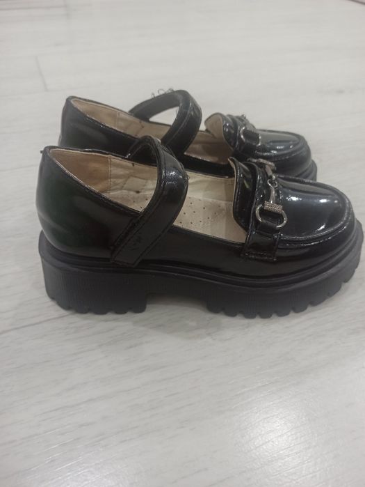 Продам туфельки 30 размер