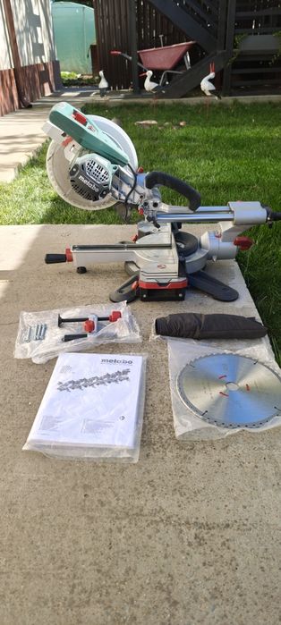 Circular unghiular METABO.