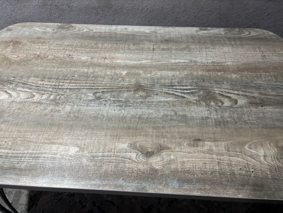 Продам кухонный стол