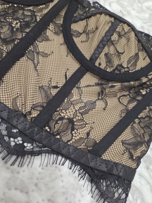 Дантелен елегантен  корсет