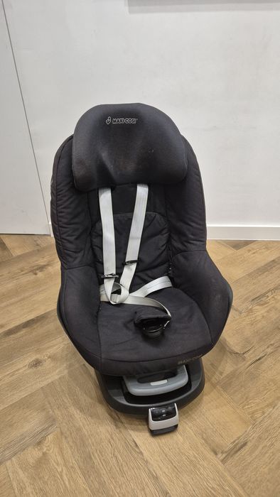 Детско столче за кола и изофикс Maxi Cosi