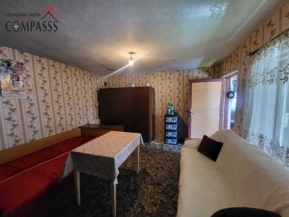 с. Пчелино, Обл. Добрич, къща с дворно място – 25000евро!