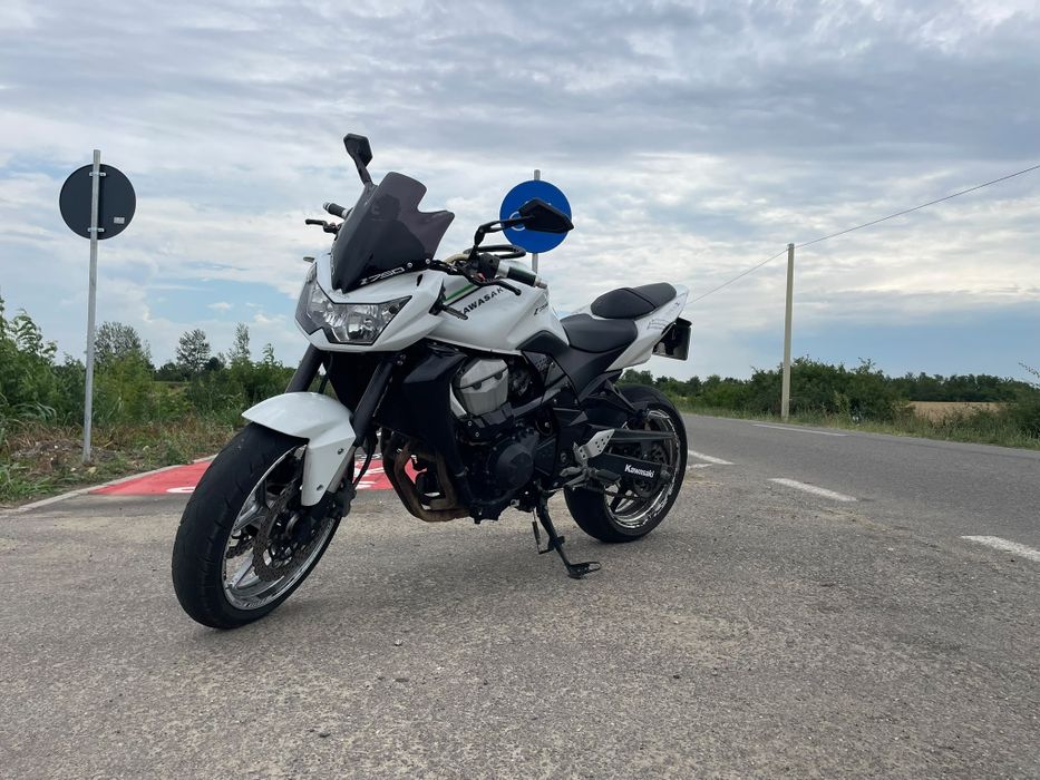 Vând Kawasaki Z750L 2008 injecție cu posibilitate de Rate