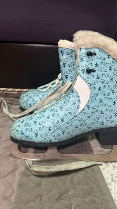 Продам конькь ,,,