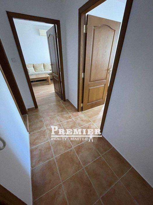 Продава се Двустаен апартамент в к.к. Слънчев бряг - 63 кв.м за 1175 €/кв.м - Снимка #1