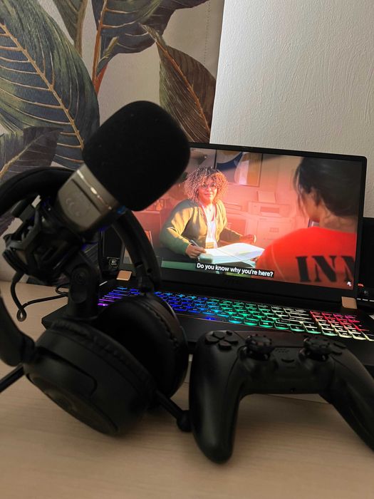 MSI GS75 Stealth 9SF 17.3” + 9th i7 + 1TB + RTX 8GB MaxQ + 32GB RAM