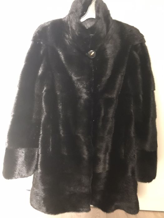Шуба норковая, черная.