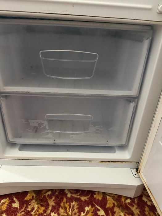 Продам холодильник Indesit