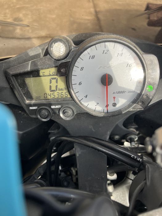 Yamaha YZF- R6 an 2005