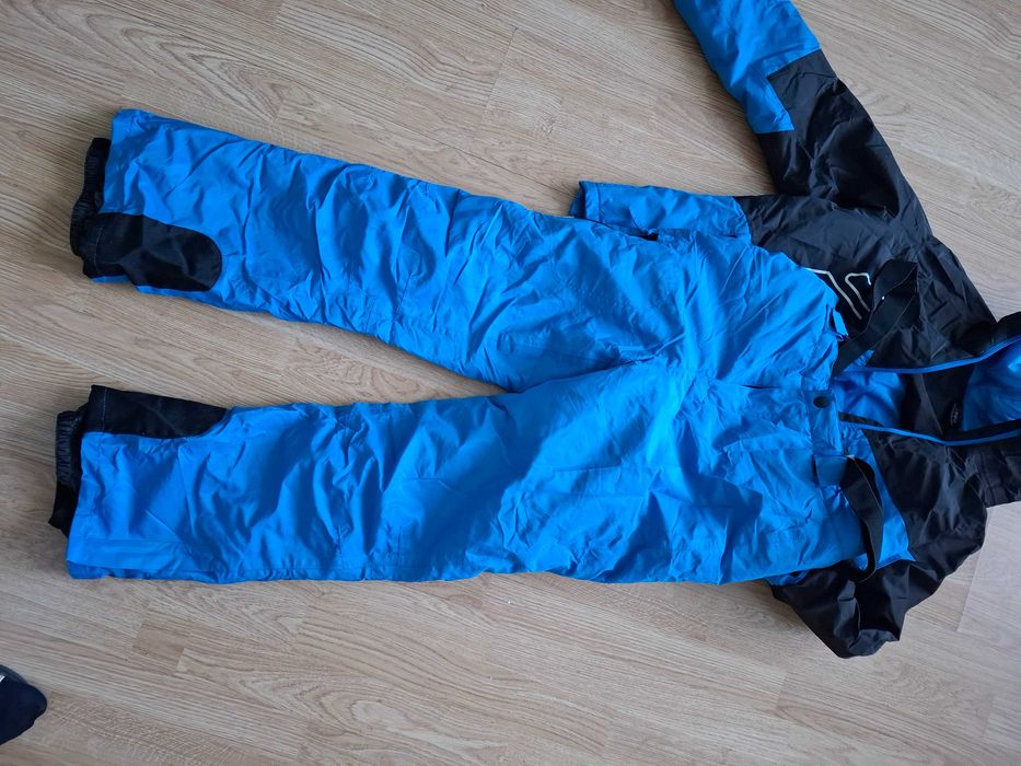 Ски екип за момче в отлично състояние