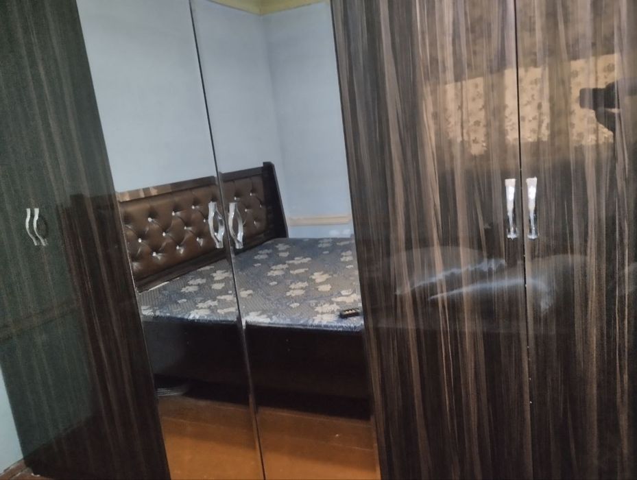 Спални гарнитур сотилади