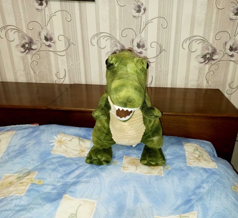 Плюшена играчка динозавър