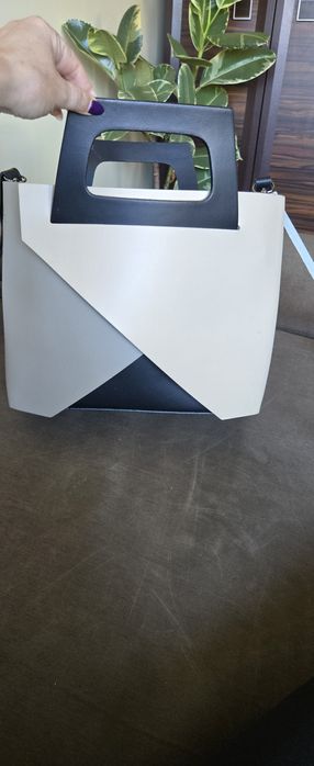 Дамска чанта Vera  130лв.