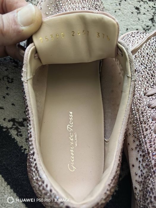 Gianvito Rossi  Rania сникърси с кристали