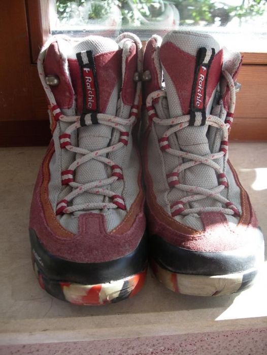 детски обувки за преходи Raichle номер 31, Meindl номер 28