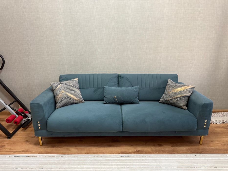 Продам красивый диван.